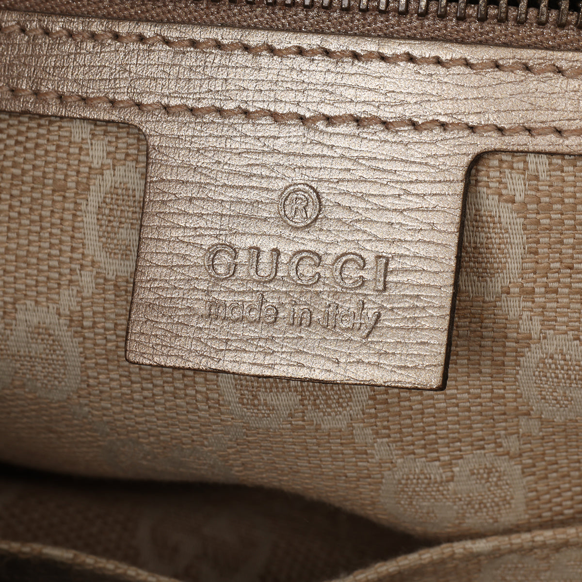 Gucci In Shiny Grey Leather Clutch