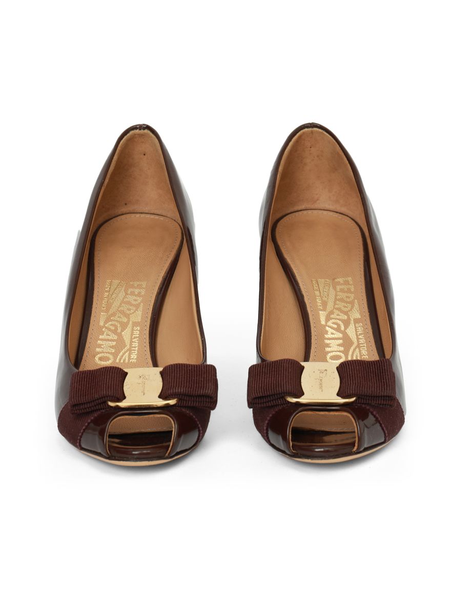 Vara Bow Leather Pumps - Size 5